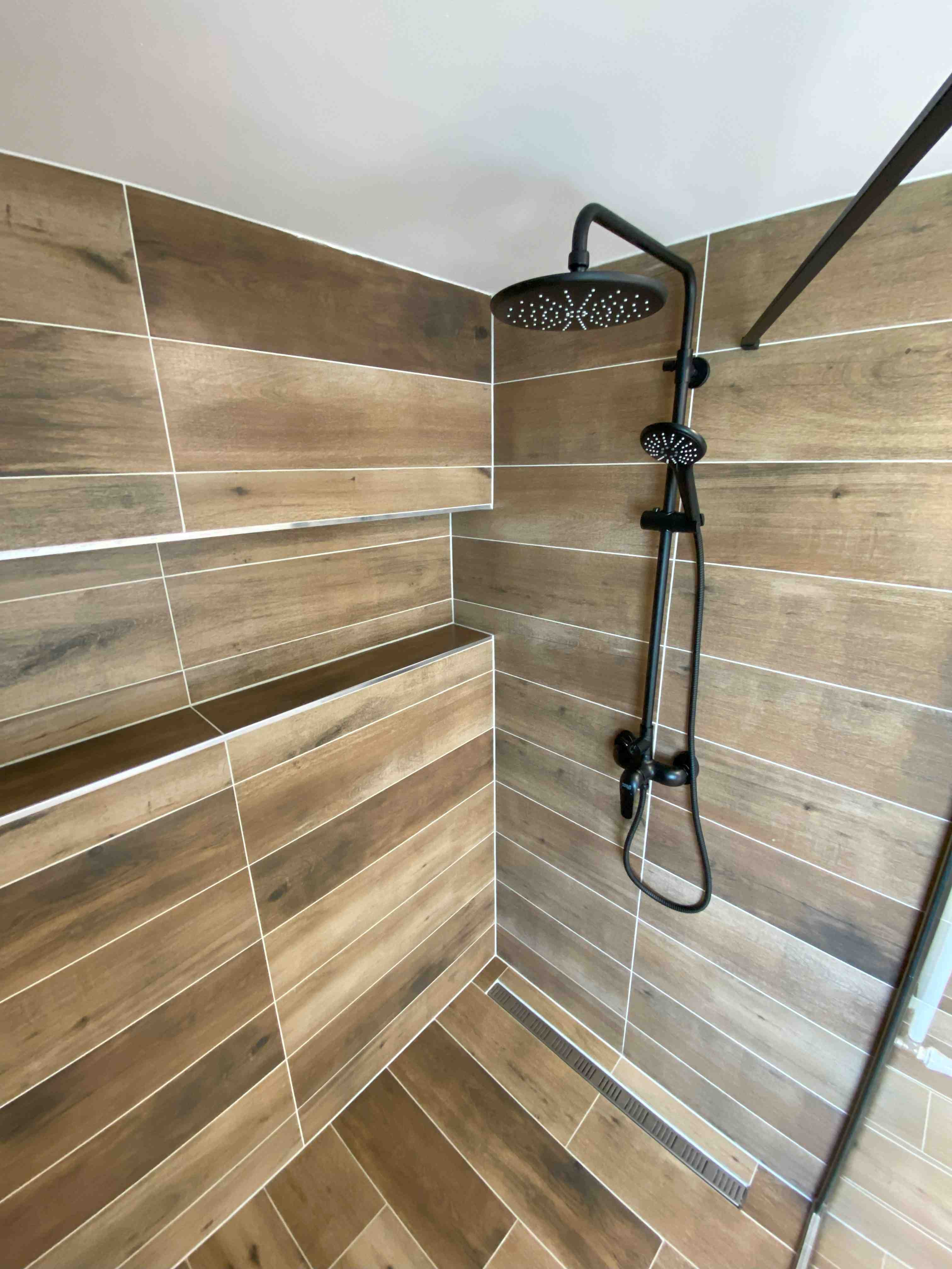 Detail renovace koupelny v České Lípě - Stavební servis skopeco